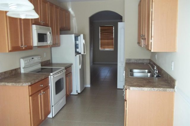 2132 SE Eatonville Drive, Port Saint Lucie, FL 34952