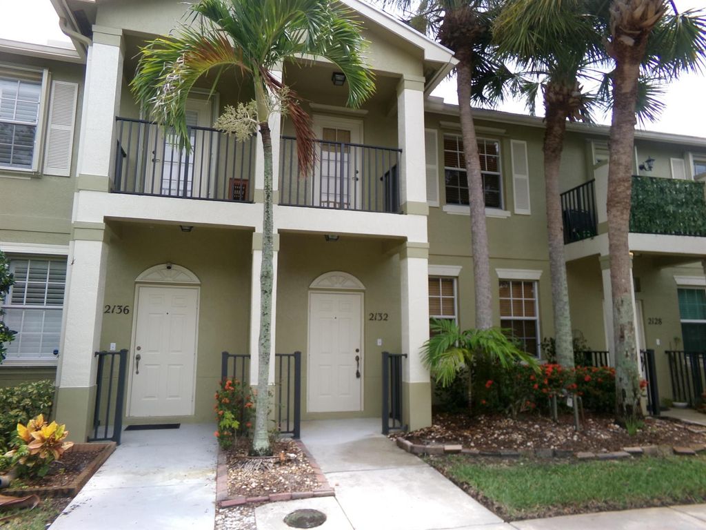 2132 SE Eatonville Drive, Port Saint Lucie, FL 34952