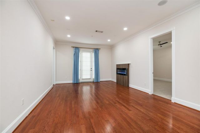 7134 Mapleridge Street 3G, Houston, TX 77081