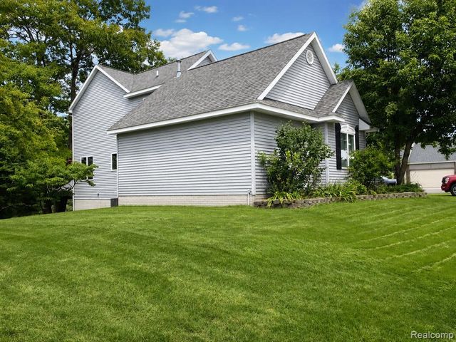 3616 Wedgewood Drive, Lapeer, MI 48446