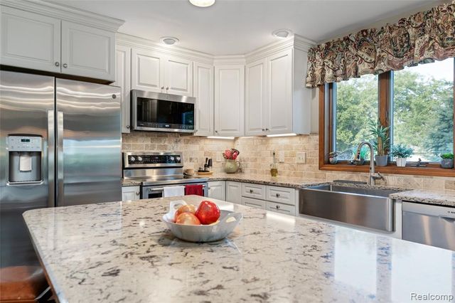 3616 Wedgewood Drive, Lapeer, MI 48446