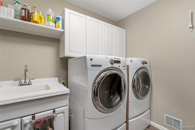 3616 Wedgewood Drive, Lapeer, MI 48446