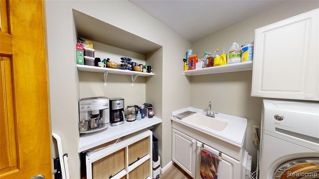 3616 Wedgewood Drive, Lapeer, MI 48446