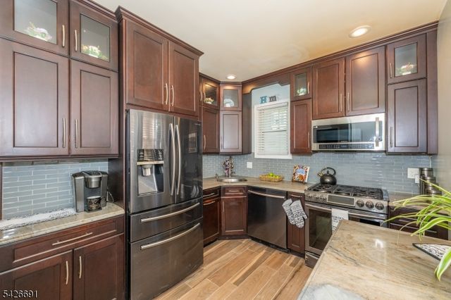 2160 Allen St, Rahway City, NJ 07065