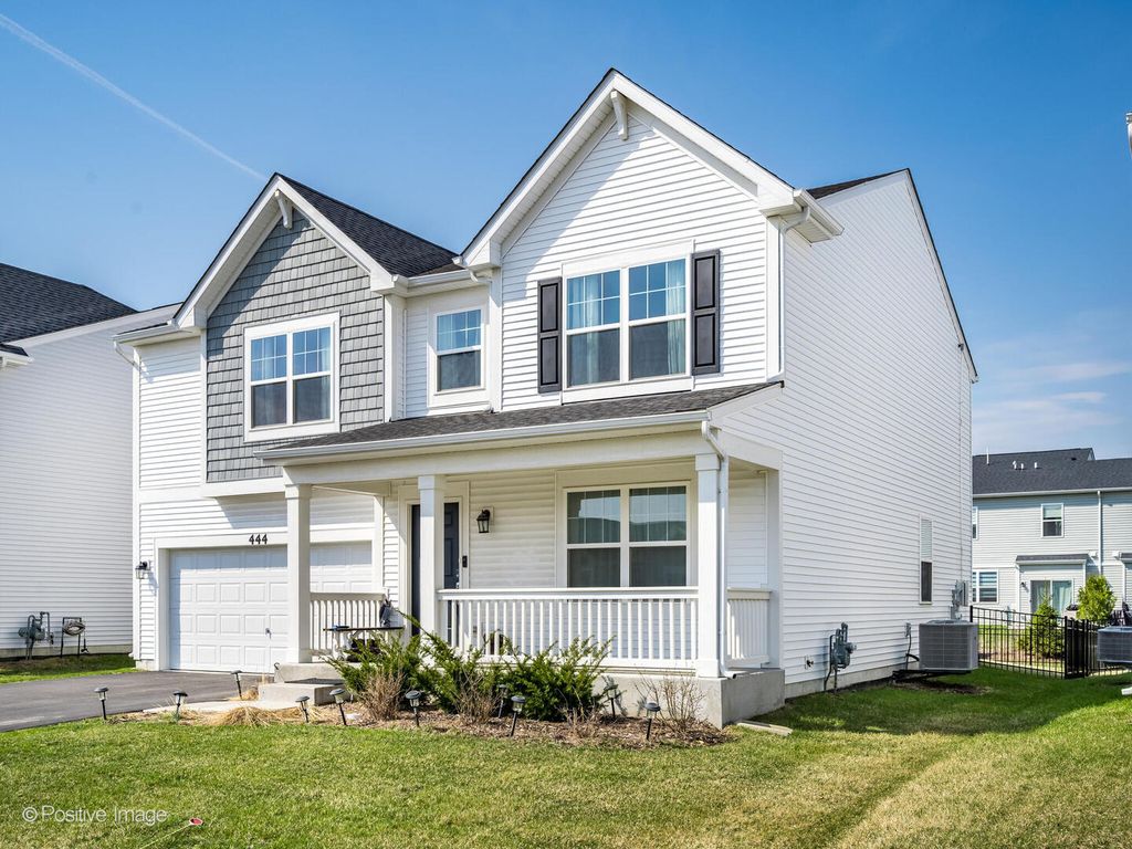 444 Radcliff Lane, South Elgin, IL 60177