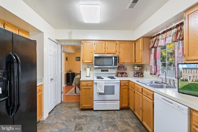 2929 MARSH HAWK DR, Waldorf, MD 20603