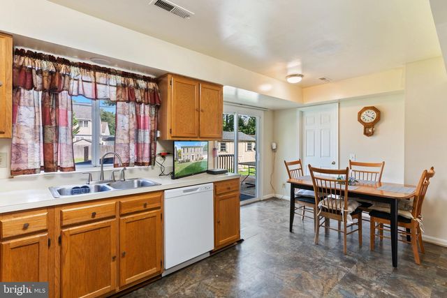 2929 MARSH HAWK DR, Waldorf, MD 20603