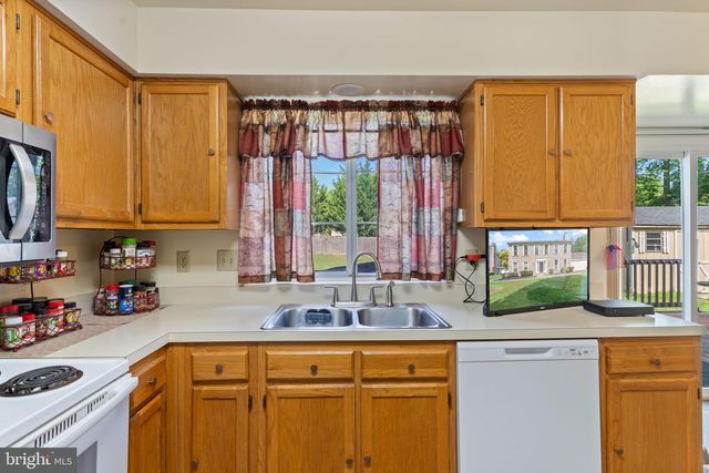 2929 MARSH HAWK DR, Waldorf, MD 20603