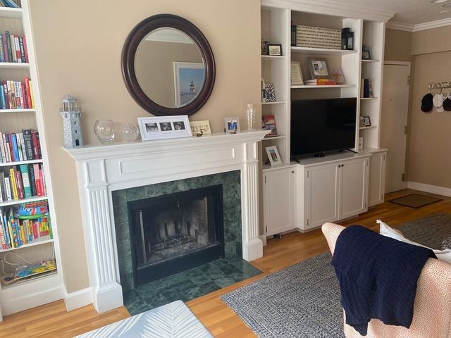 6 Clarendon St 302, Boston, MA 02116