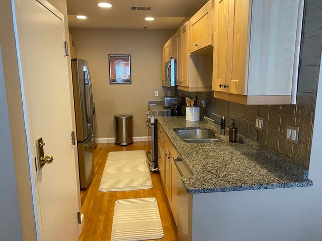 6 Clarendon St 302, Boston, MA 02116