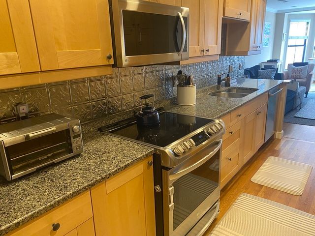 6 Clarendon St 302, Boston, MA 02116