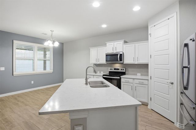 511 Taylor DR, Horseshoe Bay, TX 78657