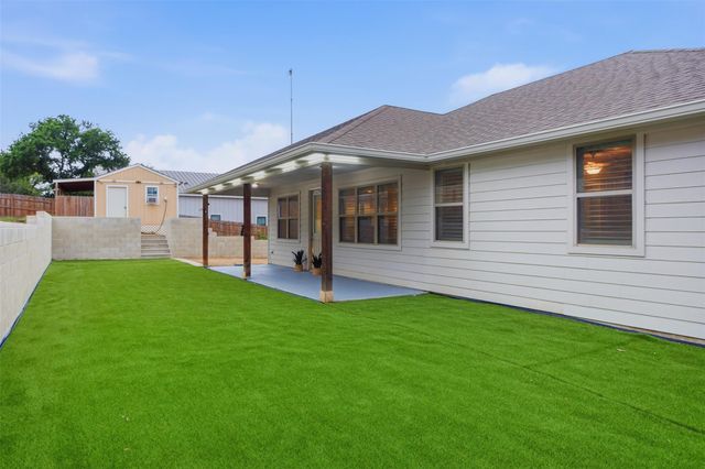 511 Taylor DR, Horseshoe Bay, TX 78657