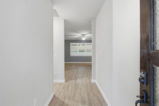 511 Taylor DR, Horseshoe Bay, TX 78657