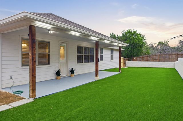 511 Taylor DR, Horseshoe Bay, TX 78657