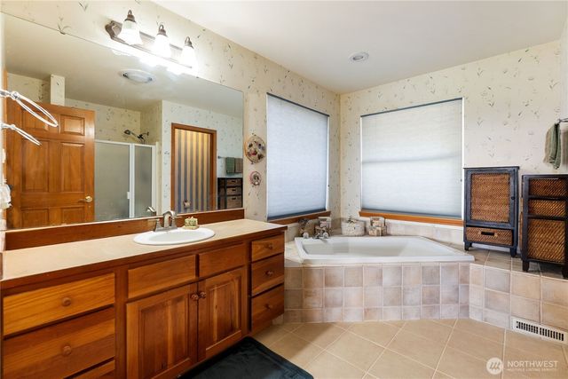 1013 Mallard Lane, Camano Island, WA 98282