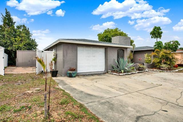 3931 HOLIDAY LAKE DRIVE, Holiday, FL 34691
