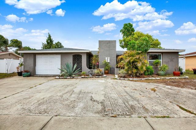 3931 HOLIDAY LAKE DRIVE, Holiday, FL 34691