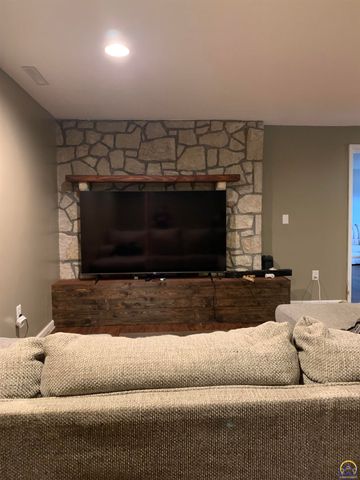 1767 Road 190, Emporia, KS 66801