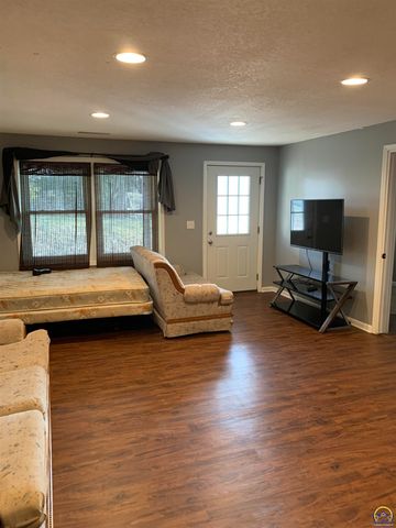 1767 Road 190, Emporia, KS 66801