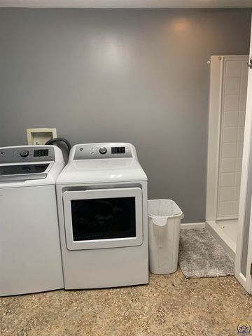 1767 Road 190, Emporia, KS 66801