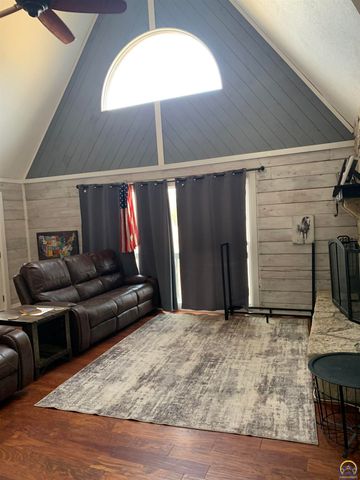 1767 Road 190, Emporia, KS 66801