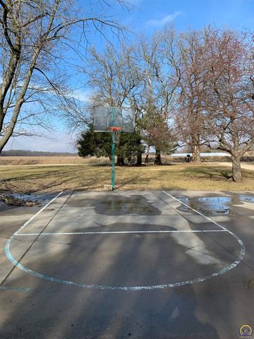 1767 Road 190, Emporia, KS 66801