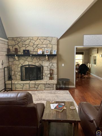 1767 Road 190, Emporia, KS 66801