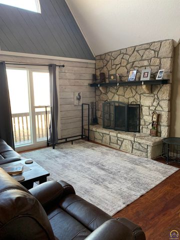 1767 Road 190, Emporia, KS 66801