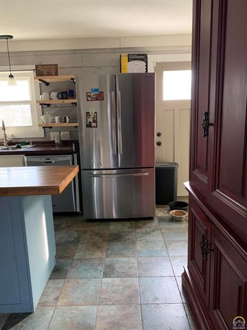 1767 Road 190, Emporia, KS 66801