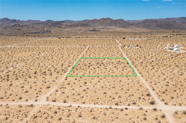 5589 Sutton, Joshua Tree, CA 92252