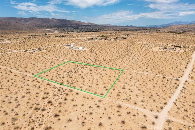 5589 Sutton, Joshua Tree, CA 92252