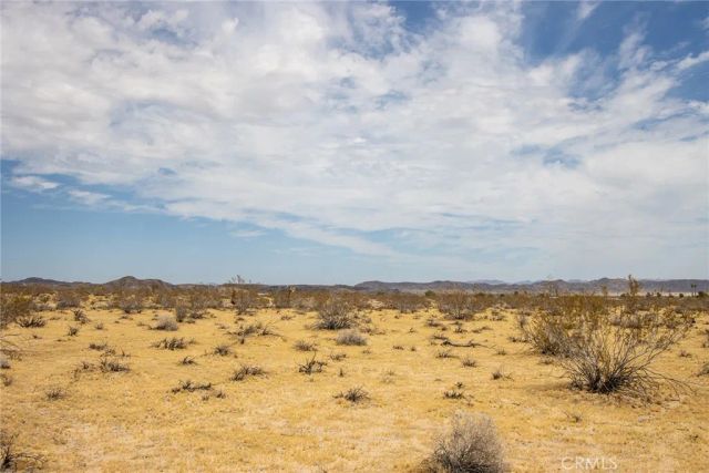 5589 Sutton, Joshua Tree, CA 92252