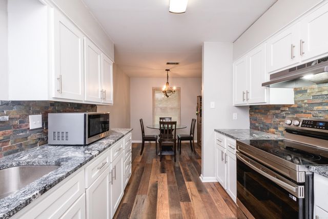 4 Oak Forest Cove, Maumelle, AR 72113
