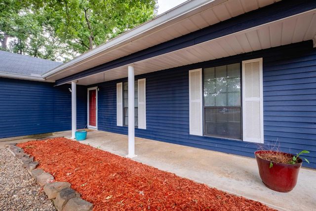 4 Oak Forest Cove, Maumelle, AR 72113