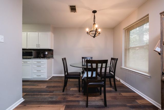 4 Oak Forest Cove, Maumelle, AR 72113