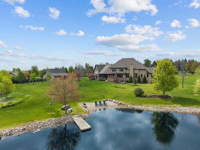 W3642 EQUESTRIAN TRAIL, Freedom, WI 54913