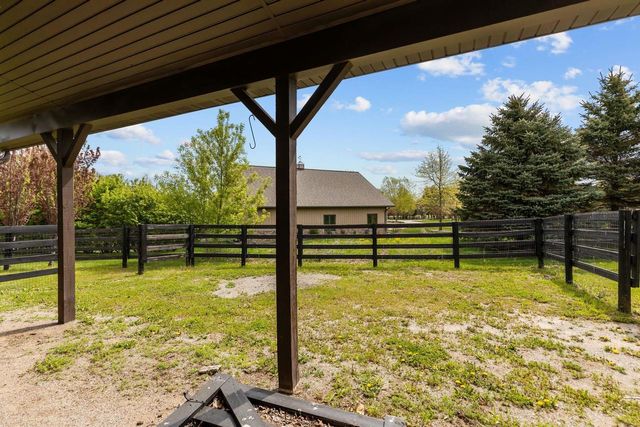 W3642 EQUESTRIAN TRAIL, Freedom, WI 54913