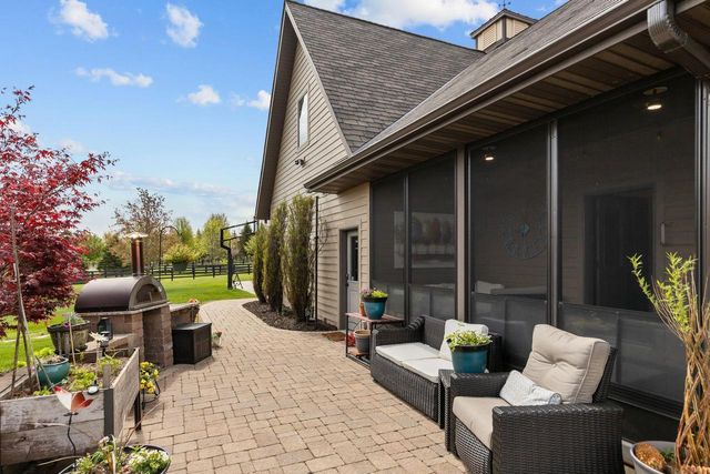 W3642 EQUESTRIAN TRAIL, Freedom, WI 54913