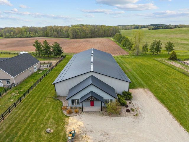 W3642 EQUESTRIAN TRAIL, Freedom, WI 54913