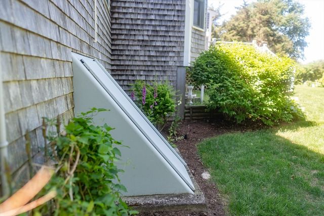58 Scarsdale Rd, Dennis, MA 02638