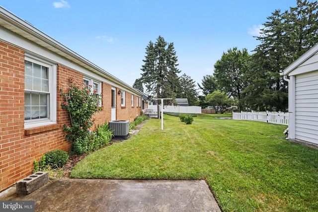 113 GRANT DR, Hanover, PA 17331