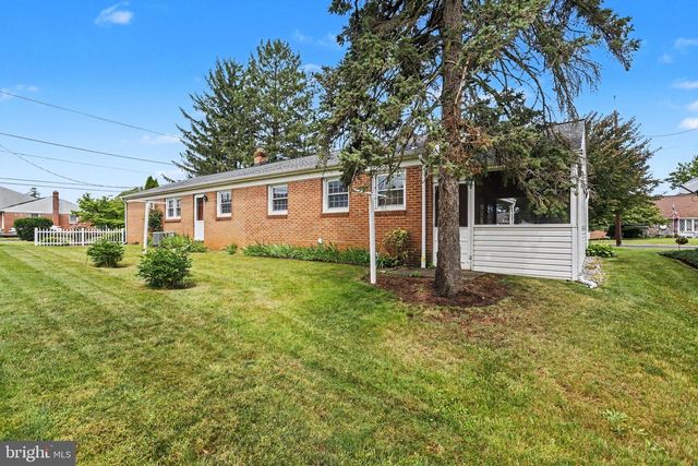 113 GRANT DR, Hanover, PA 17331