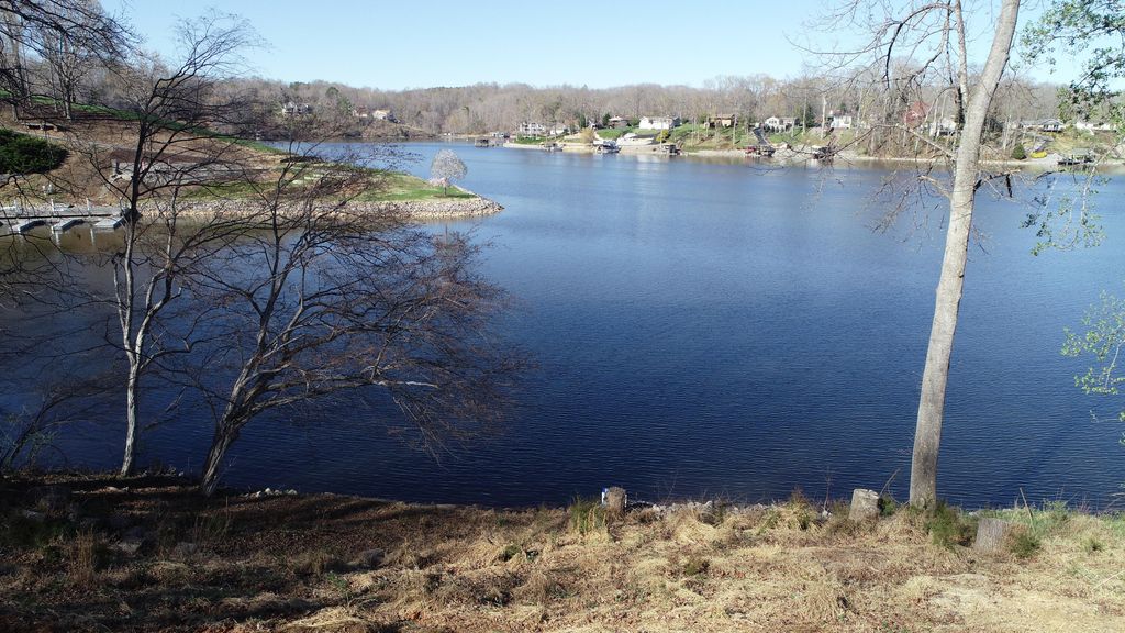 6686 Horseshoe Bend RD, Goodview, VA 24095