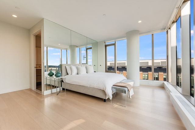 135 Seaport Blvd PH3B, Boston, MA 02210