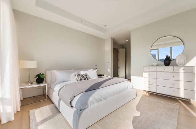 135 Seaport Blvd PH3B, Boston, MA 02210