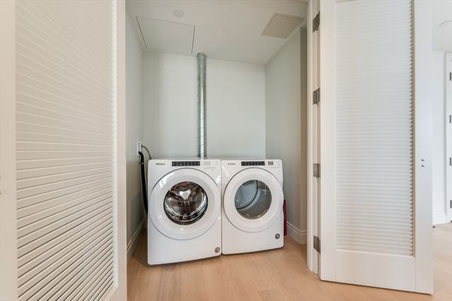 135 Seaport Blvd PH3B, Boston, MA 02210