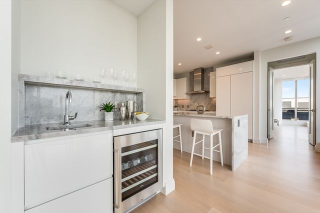 135 Seaport Blvd PH3B, Boston, MA 02210