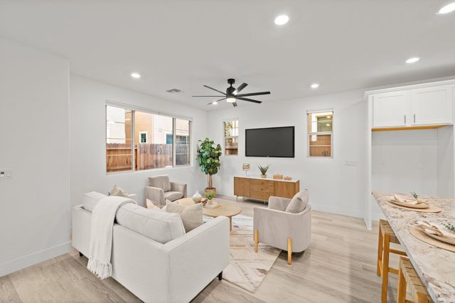 10523 Tenor Way, Elk Grove, CA 95757