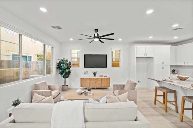 10523 Tenor Way, Elk Grove, CA 95757